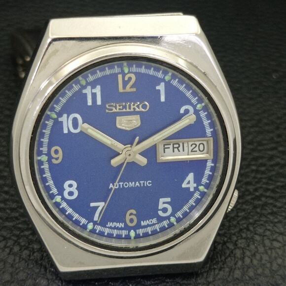 Vintage 1973 Seiko Automatic Mens Silver Watch W/daydate & Blue accents - Picture 4 of 10